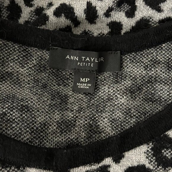 Ann Taylor Snow Leopard Sweater Vest Petite Medium - Picture 6 of 7
